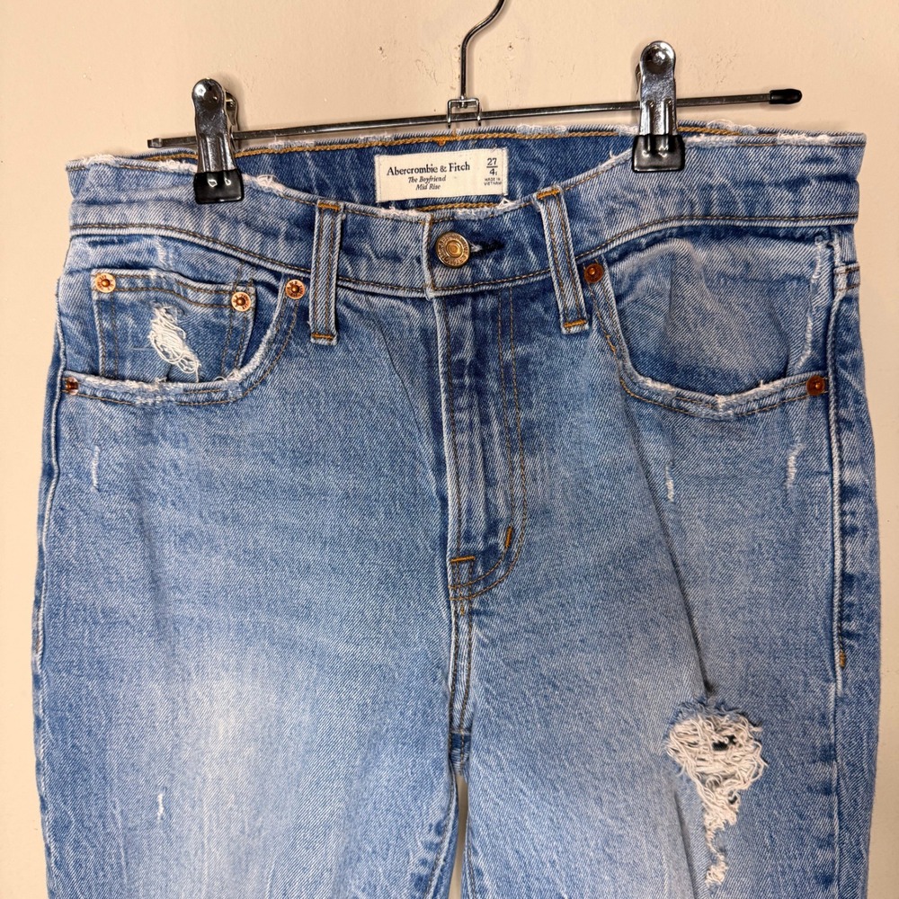 Abercrombie & Fitch The Boyfriend Jeans Womens 27/4 Short Light Wash Distressed - Picture 3 of 11